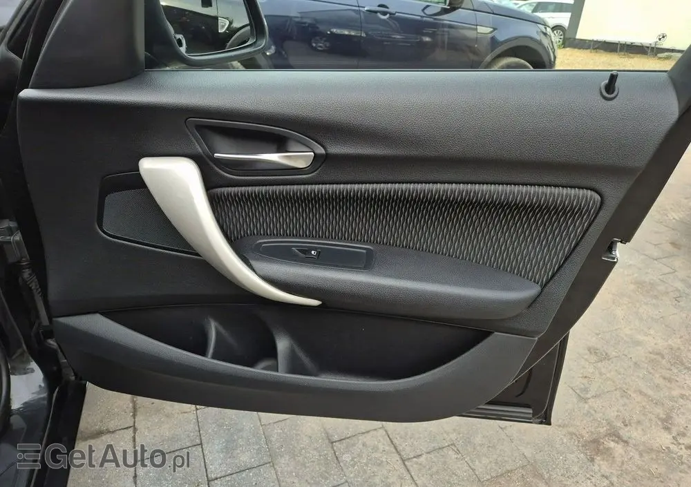 BMW Seria 1 118i Advantage