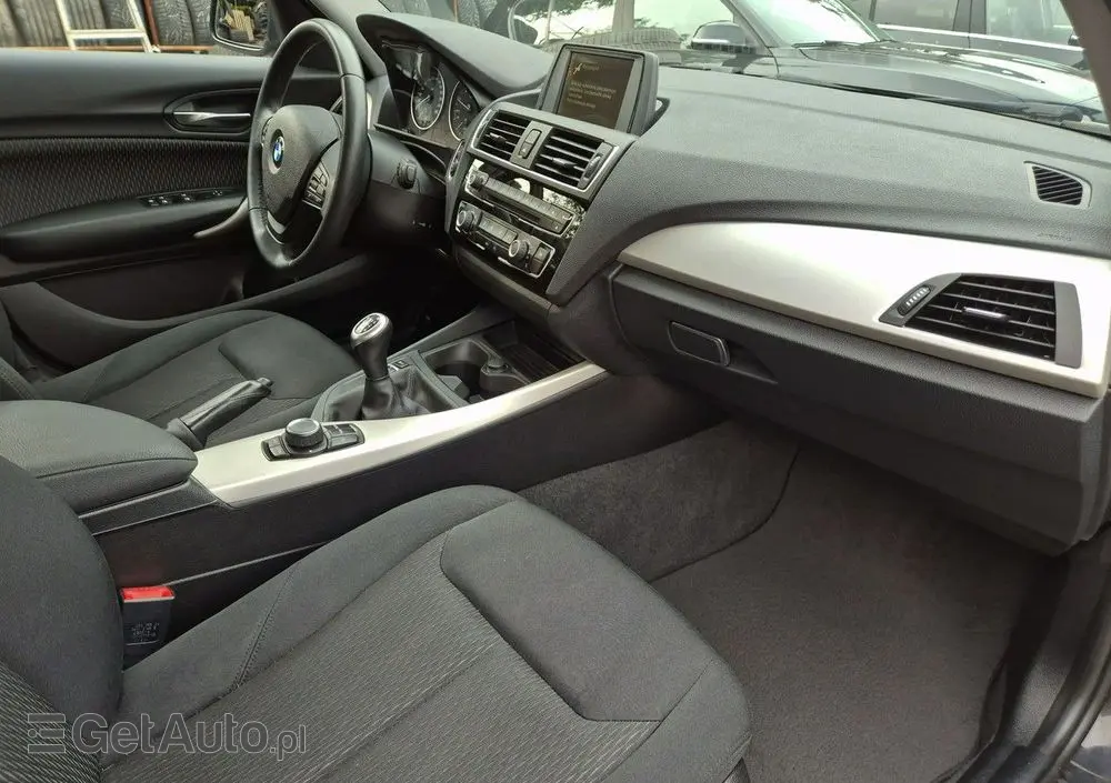BMW Seria 1 118i Advantage