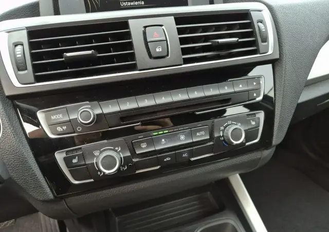 BMW Seria 1 118i Advantage