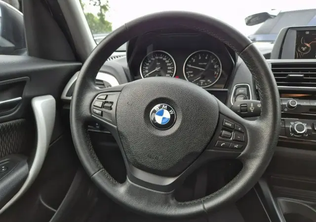 BMW Seria 1 118i Advantage