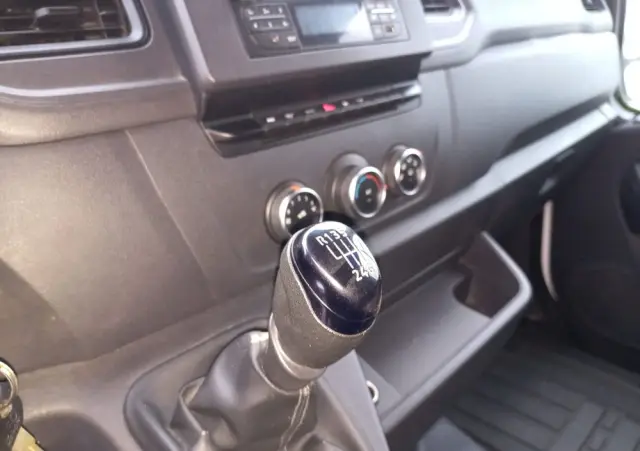 NISSAN NV400 2,3DCI KLIMA 150PS L2H2 