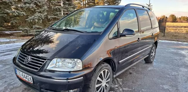 VOLKSWAGEN Sharan 