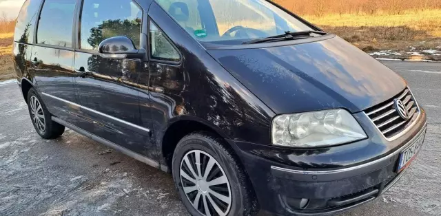 VOLKSWAGEN Sharan 