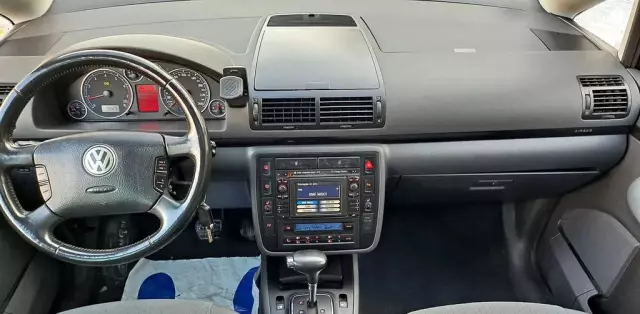 VOLKSWAGEN Sharan 