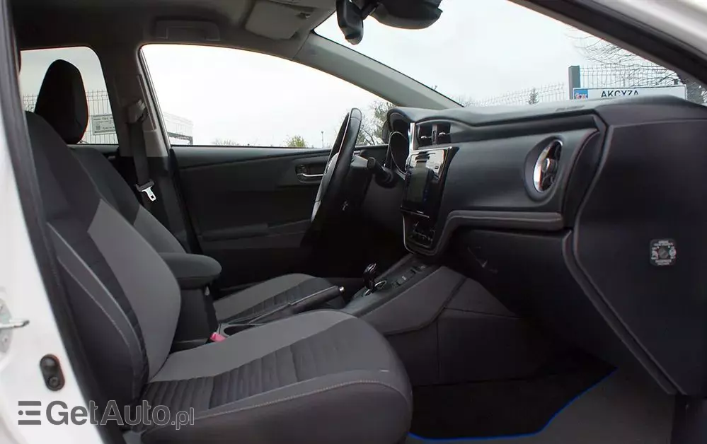 TOYOTA Auris 1.8 VVT-i Hybrid Automatik Edition