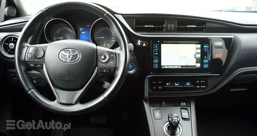 TOYOTA Auris 1.8 VVT-i Hybrid Automatik Edition