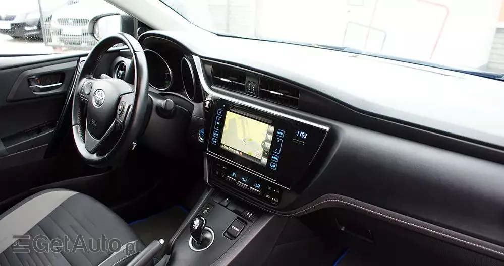 TOYOTA Auris 1.8 VVT-i Hybrid Automatik Edition