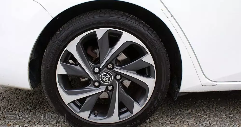 TOYOTA Auris 1.8 VVT-i Hybrid Automatik Edition