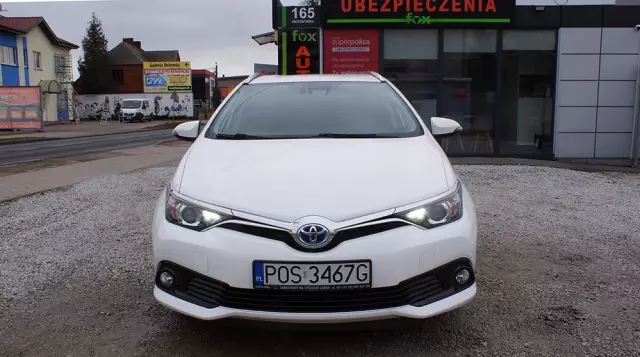 TOYOTA Auris 1.8 VVT-i Hybrid Automatik Edition