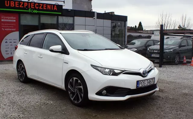 TOYOTA Auris 1.8 VVT-i Hybrid Automatik Edition