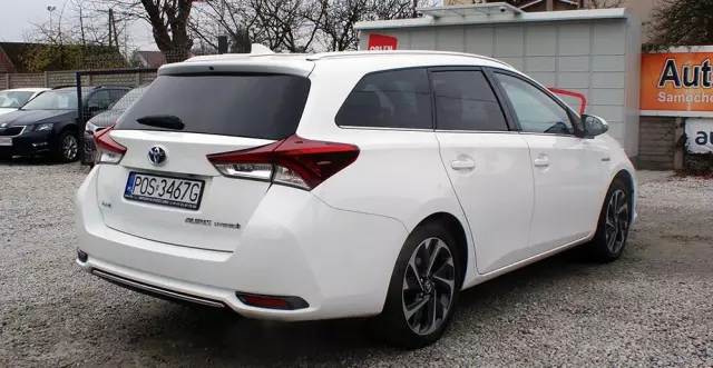 TOYOTA Auris 1.8 VVT-i Hybrid Automatik Edition