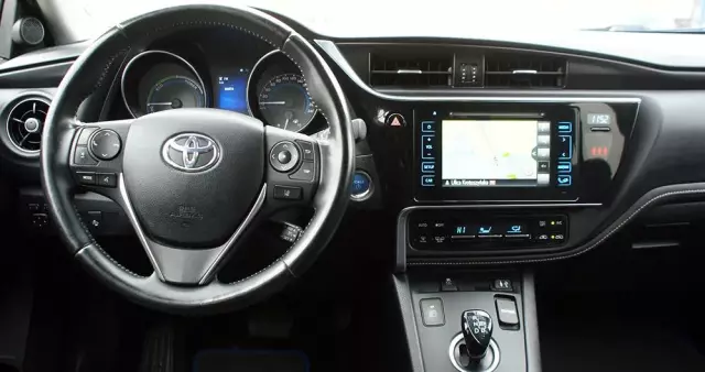 TOYOTA Auris 1.8 VVT-i Hybrid Automatik Edition