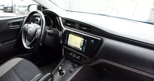 TOYOTA Auris 1.8 VVT-i Hybrid Automatik Edition