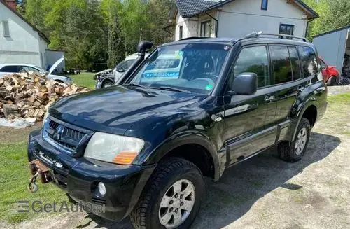 MITSUBISHI Pajero 