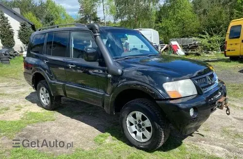 MITSUBISHI Pajero 