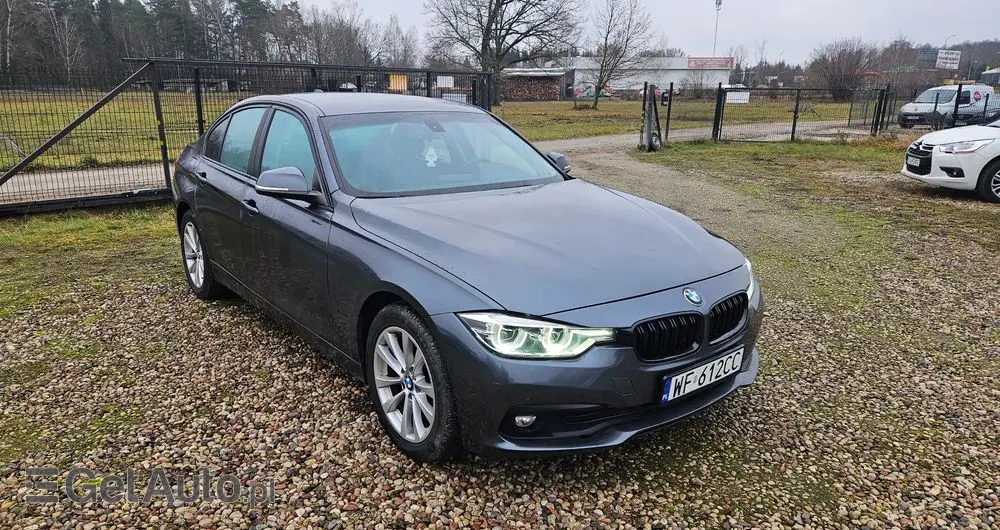 BMW Seria 3 320i xDrive Edition Luxury Line Purity