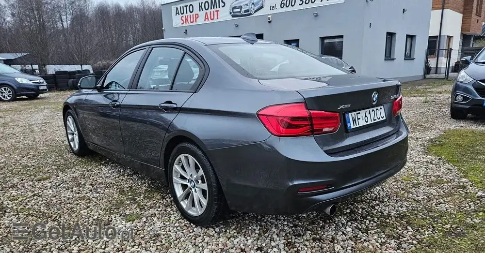 BMW Seria 3 320i xDrive Edition Luxury Line Purity