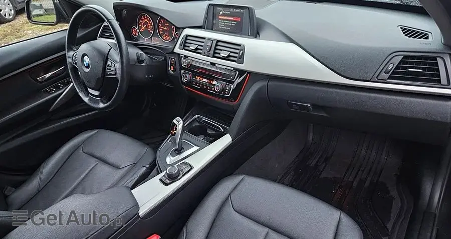 BMW Seria 3 320i xDrive Edition Luxury Line Purity