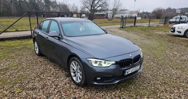 BMW Seria 3 320i xDrive Edition Luxury Line Purity