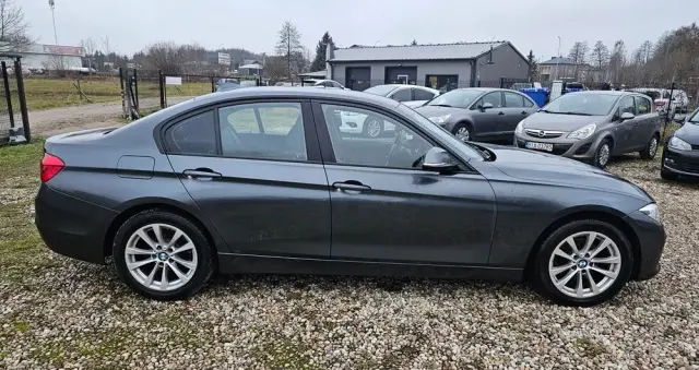 BMW Seria 3 320i xDrive Edition Luxury Line Purity