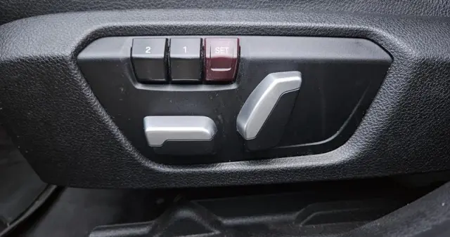 BMW Seria 3 320i xDrive Edition Luxury Line Purity