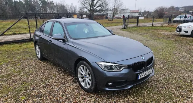 BMW Seria 3 320i xDrive Edition Luxury Line Purity