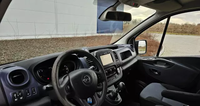 RENAULT TRAFIC KARETKA/AMBULANS 