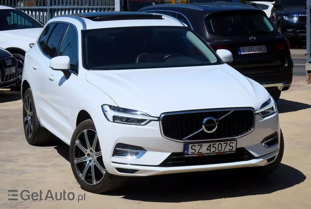 VOLVO XC 60 T8 AWD Plug-In Hybrid Momentum Pro