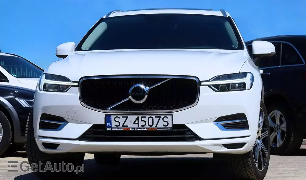 VOLVO XC 60 T8 AWD Plug-In Hybrid Momentum Pro