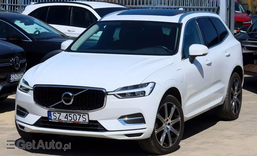 VOLVO XC 60 T8 AWD Plug-In Hybrid Momentum Pro