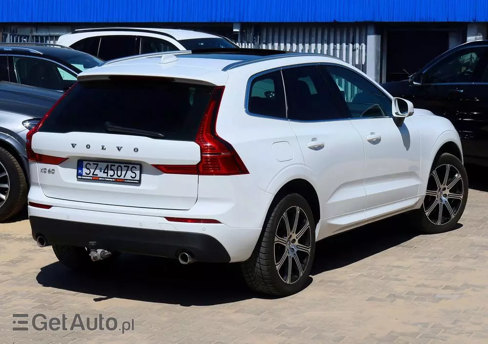 VOLVO XC 60 T8 AWD Plug-In Hybrid Momentum Pro
