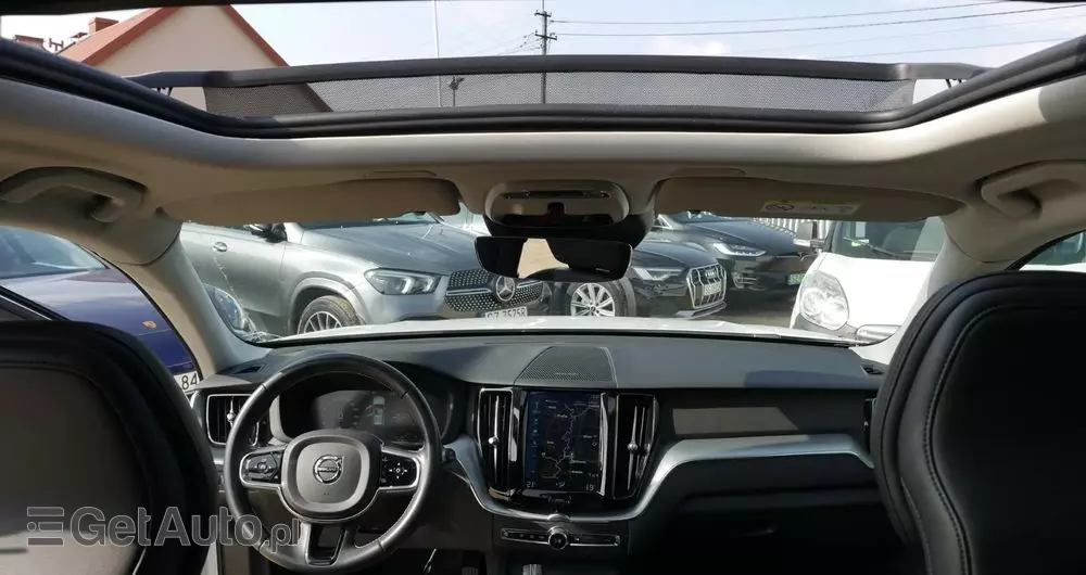 VOLVO XC 60 T8 AWD Plug-In Hybrid Momentum Pro