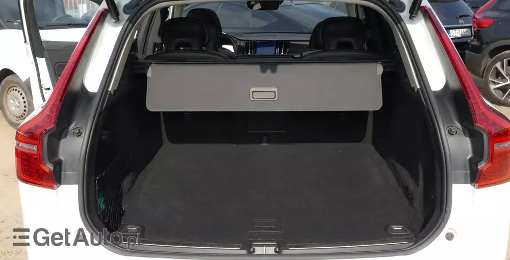 VOLVO XC 60 T8 AWD Plug-In Hybrid Momentum Pro