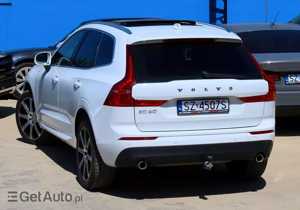 VOLVO XC 60 T8 AWD Plug-In Hybrid Momentum Pro