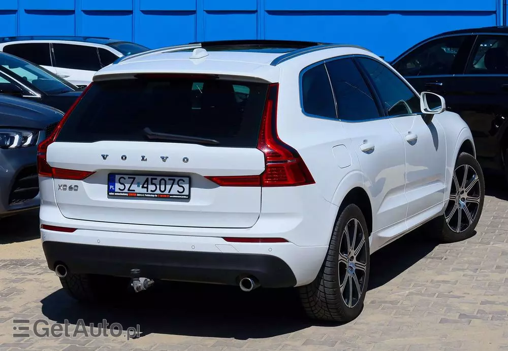 VOLVO XC 60 T8 AWD Plug-In Hybrid Momentum Pro