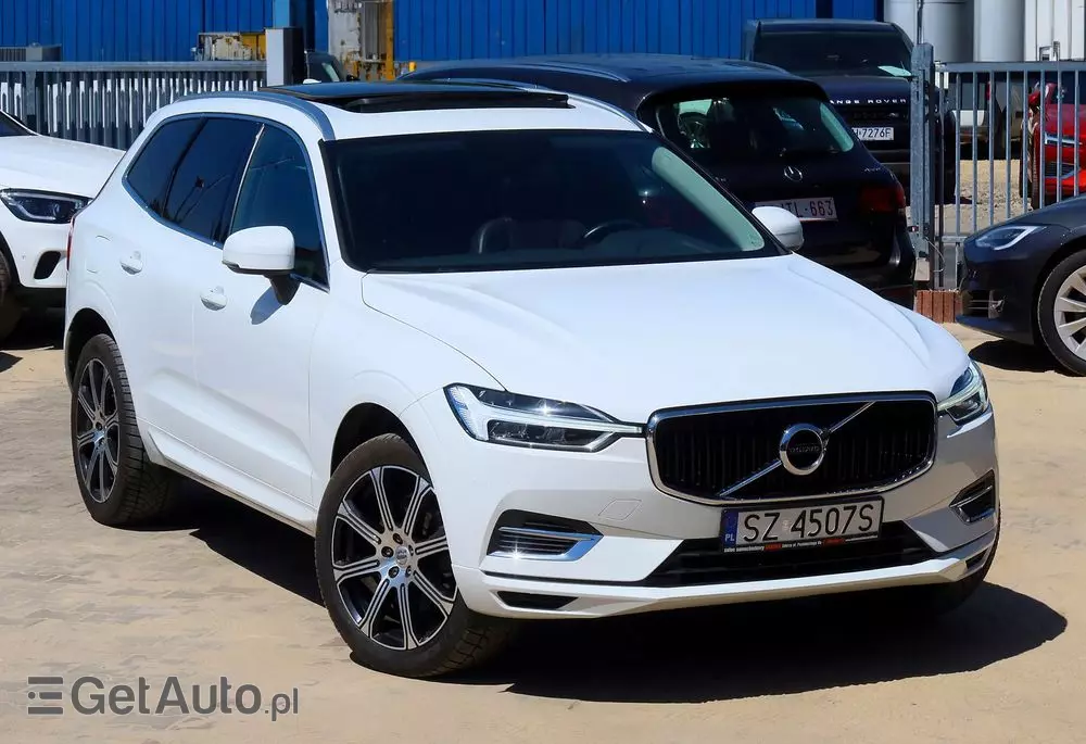 VOLVO XC 60 T8 AWD Plug-In Hybrid Momentum Pro