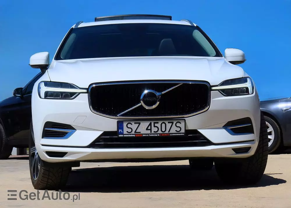 VOLVO XC 60 T8 AWD Plug-In Hybrid Momentum Pro
