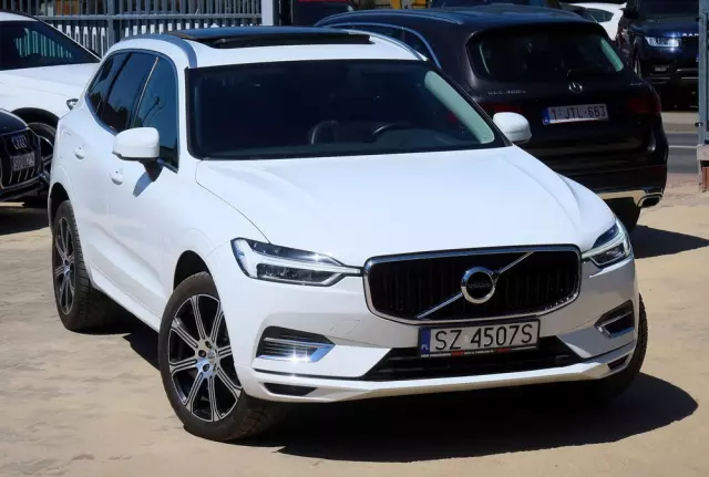 VOLVO XC 60 T8 AWD Plug-In Hybrid Momentum Pro