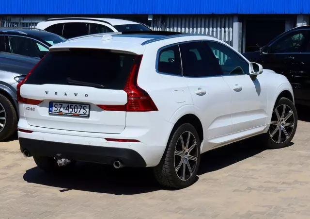 VOLVO XC 60 T8 AWD Plug-In Hybrid Momentum Pro