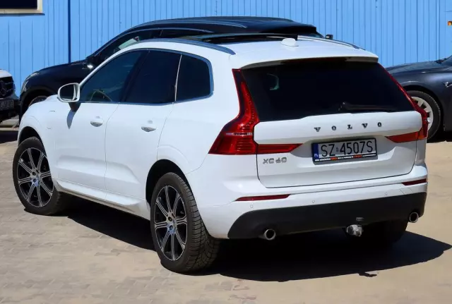 VOLVO XC 60 T8 AWD Plug-In Hybrid Momentum Pro