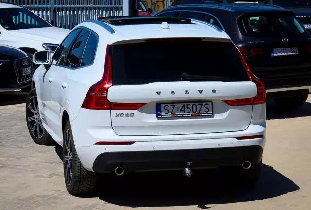 VOLVO XC 60 T8 AWD Plug-In Hybrid Momentum Pro