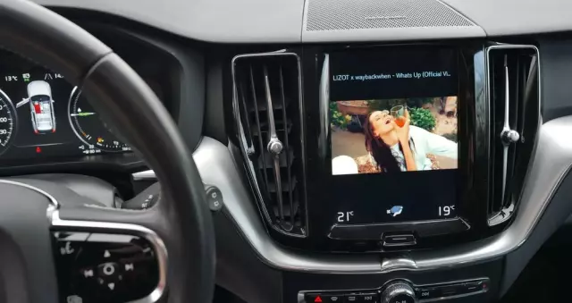 VOLVO XC 60 T8 AWD Plug-In Hybrid Momentum Pro