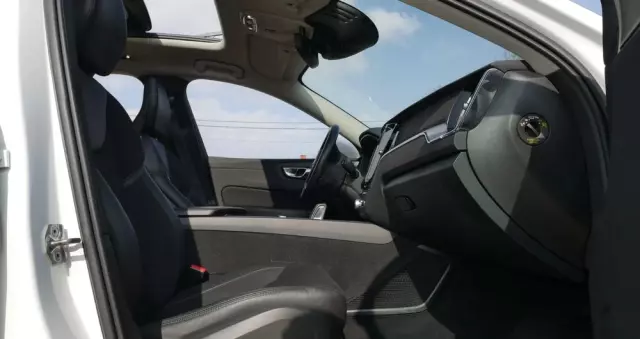 VOLVO XC 60 T8 AWD Plug-In Hybrid Momentum Pro