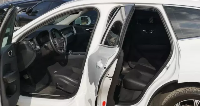 VOLVO XC 60 T8 AWD Plug-In Hybrid Momentum Pro