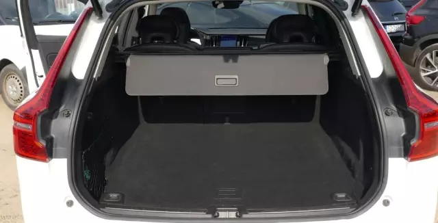 VOLVO XC 60 T8 AWD Plug-In Hybrid Momentum Pro