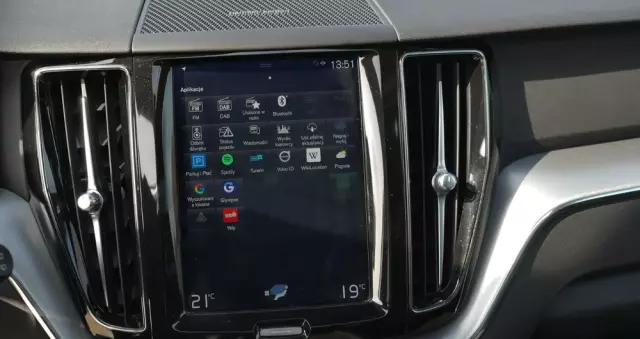 VOLVO XC 60 T8 AWD Plug-In Hybrid Momentum Pro