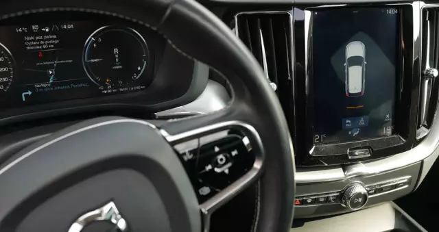 VOLVO XC 60 T8 AWD Plug-In Hybrid Momentum Pro