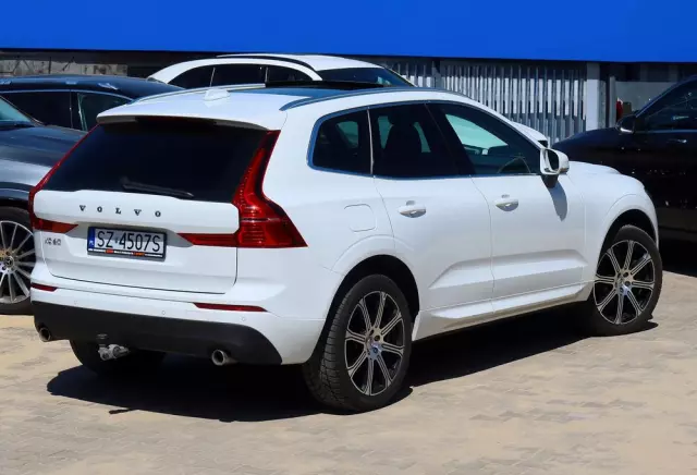 VOLVO XC 60 T8 AWD Plug-In Hybrid Momentum Pro