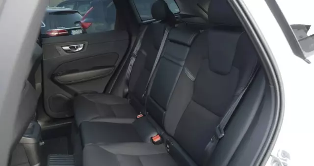 VOLVO XC 60 T8 AWD Plug-In Hybrid Momentum Pro