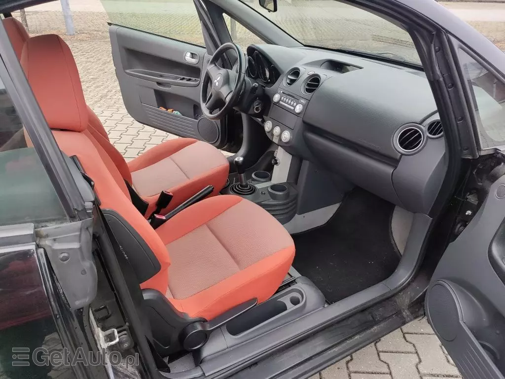 MITSUBISHI Colt 
